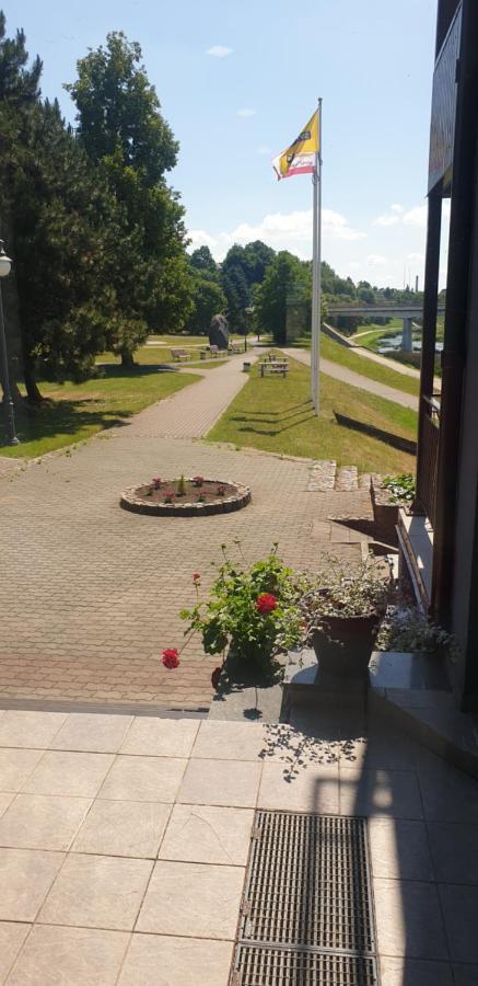 Hotel Viesbutis Banga Tauragė Exterior foto