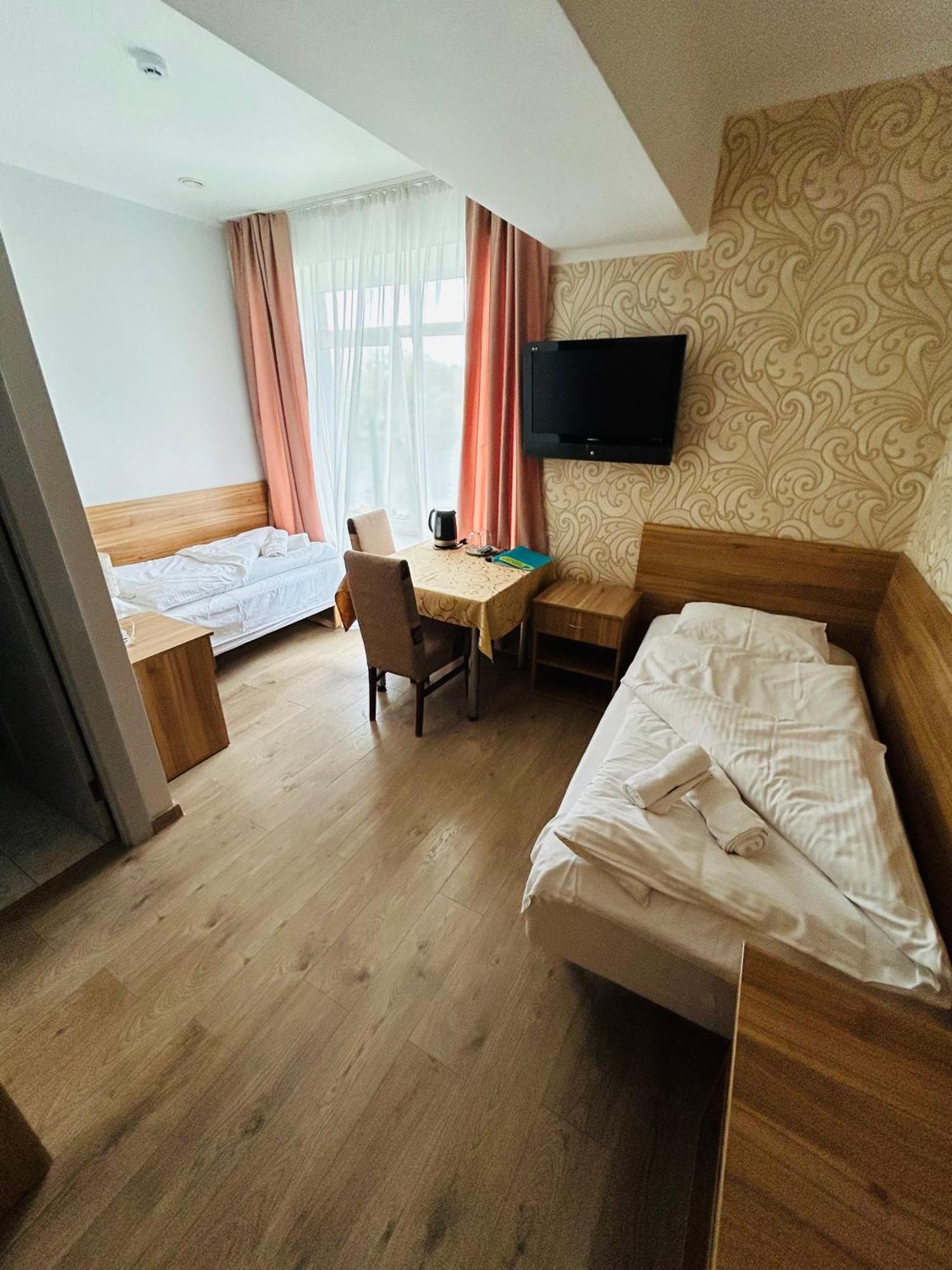 Hotel Viesbutis Banga Tauragė Exterior foto